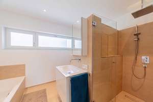Luxus am Ufer: Villa mit unverbautem Fernblick – Die vollständige Adresse der Immobilie erhältst du vom Anbieter., 91352 Hallerndorf – Vorschaubild 11