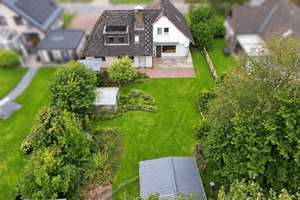 Viel Raum, viel Garten, viel Zukunft – Zusammen wohnen. Für sich sein. Ein Zuhause mit viel Platz. – 25774 Lunden – Vorschaubild 3