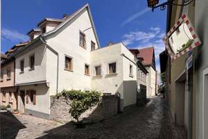 Charmantes denkmalgeschütztes Einfamilienhaus im Herzen von Ochsenfurt – Die vollständige Adresse der Immobilie erhältst du vom Anbieter., 97199 Ochsenfurt – Vorschaubild 1