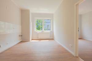 Dein Raum in Düsseldorf: Stilvoll sanierte 2-Zimmer-Wohnung - perfekt für Singles, Paare oder WG – Siemensstraße 52, 40227 Oberbilk, Düsseldorf – Vorschaubild 1