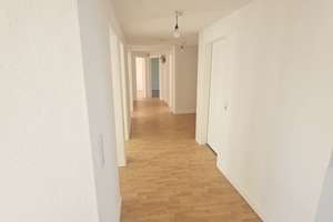 Renovierte 6-Zimmer-Dachgeschosswohnung im Altbau in Offenbach am Main – 63065 Wilhelmschule, Offenbach am Main – Vorschaubild 3