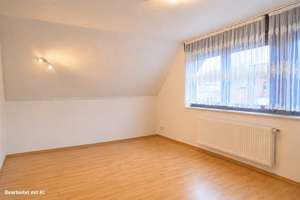 Ihr Deal: 3 Häuschen, 3 Garagen, bis zu 5 WE, davon nur 2 vermietet. HEIZUNG IST NEU! – Die vollständige Adresse der Immobilie erhältst du vom Anbieter., 61389 Schmitten – Vorschaubild 4