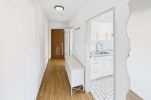 Attraktive 2-Zimmer-DG-Wohnung mit Balkon, Wintergarten und PKW-Stellplatz in Zazenhausen – Die vollständige Adresse der Immobilie erhältst du vom Anbieter., 70437 Zazenhausen, Stuttgart – Vorschaubild 3