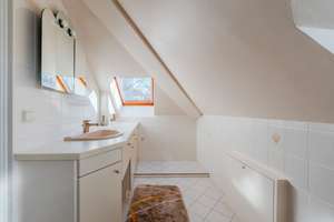 Family home with approx. 230 sqms usable space with an add. apartment – Die vollständige Adresse der Immobilie erhältst du vom Anbieter., 14109 Wannsee, Berlin – Vorschaubild 11