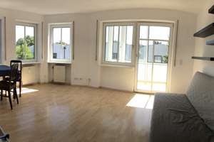 Sehr helle und ruhige 2-Zimmer-Wohnung mit EBK und Wintergarten in Regensburg ab 1.9. – Augsburger Straße 36e, 93051 Kumpfmühl-Ziegetsdorf-Neuprüll, Regensburg – Vorschaubild 4