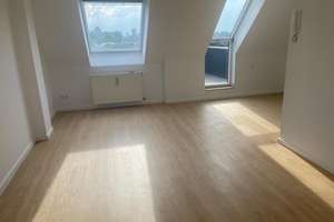 Helles Dachgeschoss Appartement mit Dachterrasse & Einbauküche in Düsseldorf Hamm
