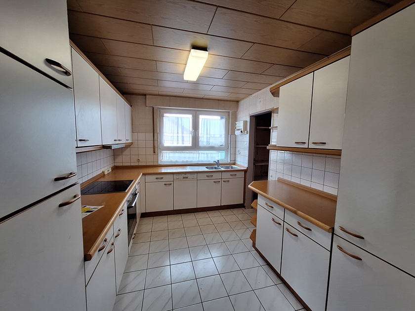 Immobilie in Oberderdingen - Freistehendes, geräumiges Wohnhaus mit Garagen in sehr schöner Randlage - Bild 6