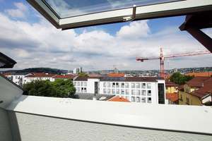 Über den Dächern von Stuttgart -sonnige 3 Zimmer Dachgeschosswohnung in optimaler Verkehrslage!