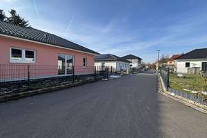 Einziehen und genießen! Stilvoller Wohlfühl- Bungalow mit Sonnenterrasse, Garten und Energieklasse A – Bachstraße 6b, 6766 Bitterfeld-Wolfen – Vorschaubild 13