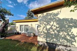 Bungalow mit Garten, 2 Garagen und Aufstockungspotenzial in ruhiger Lage von Berlin-Köpenick – 12557 Köpenick, Berlin – Vorschaubild 2