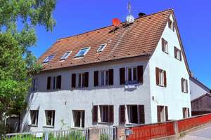 Historisches Mehrfamilienhaus im Ortskern von Uttenreuth – Sanierungs-AfA möglich – Esperstraße 17, 91080 Uttenreuth – Vorschaubild 1
