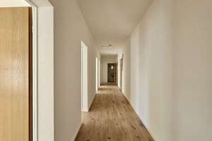 Moderne 4-Raum Wohnung mit Aufzug – 9126 Bernsdorf, Chemnitz – Vorschaubild 8
