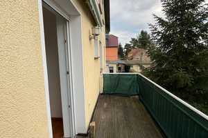 2-Zimmerwohnung mit Bad; Küche und Balkon  (VH 1. OG links)