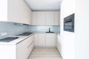 City-West kompakt: modernisierte Designwohnung mit ruhiger Loggia nahe KaDeWe – Welserstraße 30, 10777 Schöneberg, Berlin – Vorschaubild 4