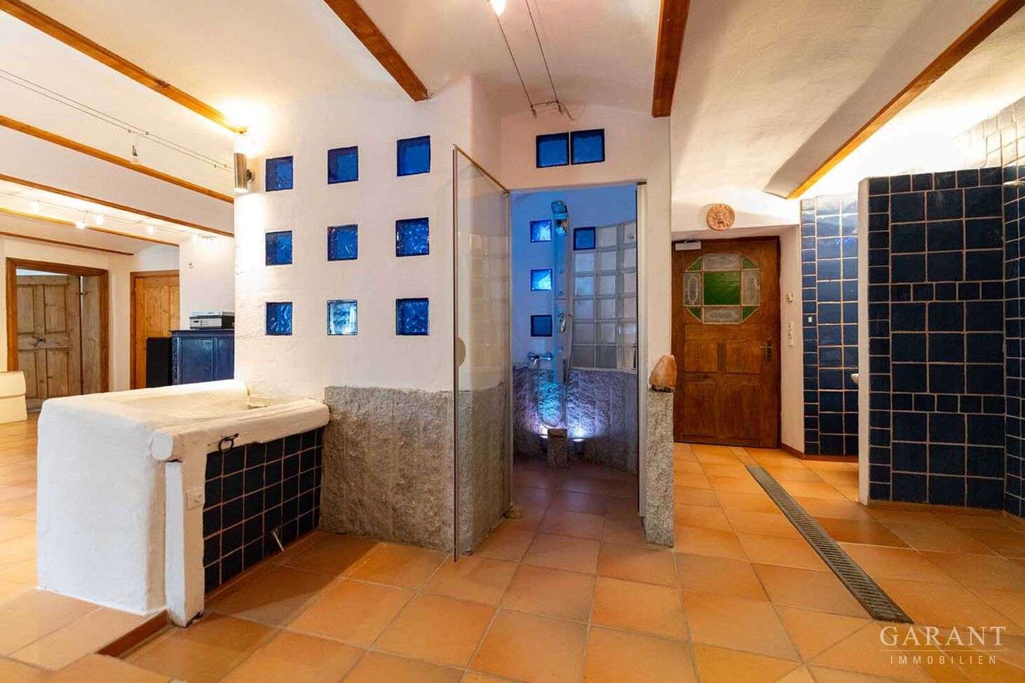 Immobilie in Saaldorf-Surheim - Historisches Bauernhaus mit Ausbauchance: Viel Platz zum Wohnen, Arbeiten und Wachsen - Bild 9