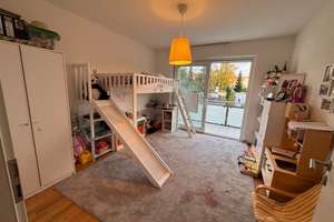 Neuwertige + sonnige 2 Zi., Lift, gr. SW- Balkon, EBK, barrierefrei, TG Einzelstellplatz – Hochriesstrasse 8, 81671 Berg am Laim Ost, München – Vorschaubild 8
