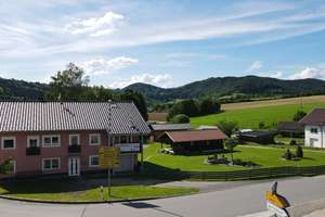 Gemütliches, teilsaniertes Zweifamilienhaus mit Traumgarten - BAULAND oder einfach VIEL PLATZ – Die vollständige Adresse der Immobilie erhältst du vom Anbieter., 94157 Perlesreut – Vorschaubild 6