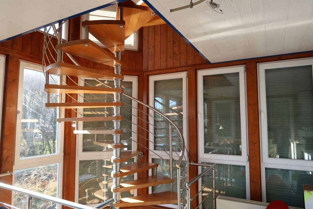 Immobilie in Dietzhölztal - Außergewöhnliches Wohnerlebnis auf 3 Ebenen - Bild 4