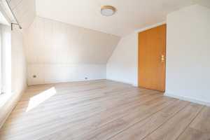 Wohnen mit Weitblick – Einfamilienhaus mit Dachterrasse und großem Grundstück – Steinburg (Kreis) – Vorschaubild 28