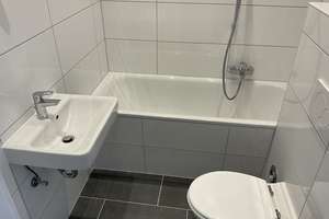 Neues Bad° Neuer Boden° Neues Wohngefühl° 2 Zimmer mit Balkon + separate Küche, guter Schnitt – Weißenburgstraße 67, 40476 Derendorf, Düsseldorf – Vorschaubild 9
