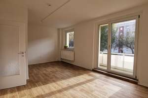 3 Raum-Wohnung im Herzen von Reform – Lunochodstr. 61, 39118 Reform, Magdeburg – Vorschaubild 1