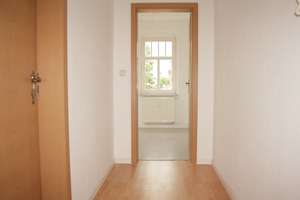 Schicke Dachgeschosswohnung mit EBK! – Die vollständige Adresse der Immobilie erhältst du vom Anbieter., 2994 Bernsdorf – Vorschaubild 6