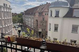 City Wohnung mit 2 Balkonen, toller Aussicht, guter Verkehrsanbindung und Stuckdecken