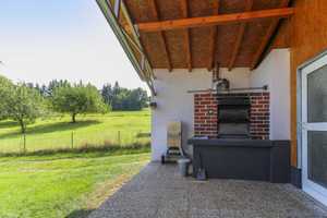 Zweifamilienhaus mit Einliegerwohnung, Gewerbehalle, Garagen, Werkstatt und Garten in ruhiger Lage – Regensburg (Kreis) – Vorschaubild 17