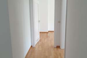 1 ZW mit Küche, Flur, Bad mit Wanne, Keller, renoviert.  – Haugerglacisstraße 8, 97080 Altstadt, Würzburg – Vorschaubild 2