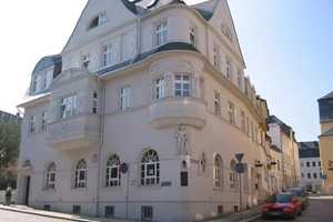 Imposantes Mehrfamilienhaus mit extra Grundstück – Erzgebirgskreis – Vorschaubild 1