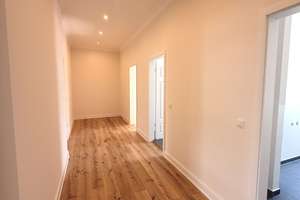 Ottensen - Neu sanierte 3-Zimmer Altbauwohnung mit Süd-Balkon