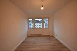 ERSTBEZUG nach Sanierung! Zentrale 2-Zi-Whg mit Balkon – 40210 Stadtmitte, Düsseldorf – Vorschaubild 6
