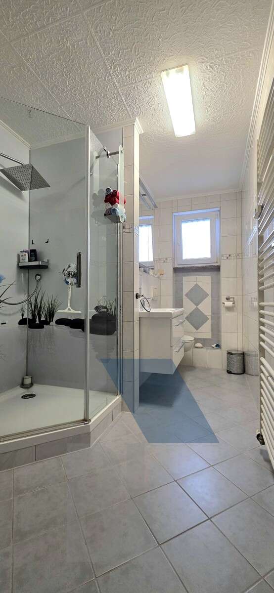 Immobilie in Kieselbronn - Helles Zuhause mit Balkon – großzügige 4-Zimmer-Wohnung in gepflegtem Wohnumfeld - Bild 7