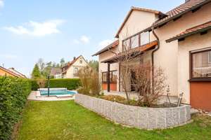Ein Zuhause voller Möglichkeiten - mit Freiraum, Garten und Wasseridylle – Die vollständige Adresse der Immobilie erhältst du vom Anbieter., 91154 Roth – Vorschaubild 1