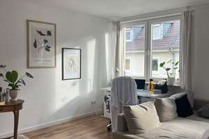 Sehr schöne 2 ZKB mit Balkon