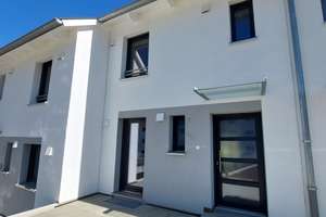 Modernes Reihenmittelhaus zur Miete – Erstbezug in ruhiger, grüner Lage – Am Heuselbach 6/1, 73529 Schwäbisch Gmünd – Vorschaubild 3