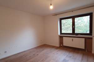 Elegante 4-Zimmer-Wohnung mit Balkon und EBK in Augsburg-Haunstetten; ideal für Familien oder WG – Die vollständige Adresse der Immobilie erhältst du vom Anbieter., 86179 Haunstetten-Süd, Augsburg – Vorschaubild 18