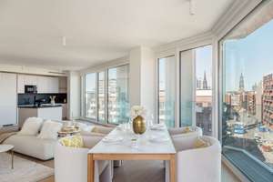 Urbanes Cityapartment mit spektakulärem Blick auf die Innenstadt, Speicherstadt und Rathaus/THE LYTE – Die vollständige Adresse der Immobilie erhältst du vom Anbieter., 20457 HafenCity, Hamburg – Vorschaubild 2