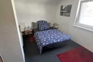 Möblierte, sanierte 2-Raum-DG-Wohnung in Karlsruhe – Eppingerstraße 0, 76131 Karlsruhe – Vorschaubild 2