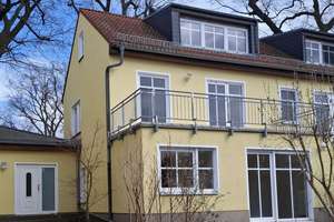 Ruhige Doppelhaushälfte 4 Zi. mit Gartenterrasse und Terrasse (im 1.OG) in Berlin-Rahnsdorf! – Die vollständige Adresse der Immobilie erhältst du vom Anbieter., 12589 Rahnsdorf, Berlin – Vorschaubild 1