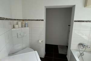 Schöne ,renovierte 3-Zimmer Wohnung in Remscheid Innenstadt, 2. OG, gehobene Ausstattung – Hindenburgstraße 101, 42853 Stadtpark, Remscheid – Vorschaubild 12