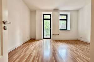 Saniertes Denkmal – bezugsfreie 3 Zimmer Wohnung - Balkon & Einbauküche mit Energieklasse A