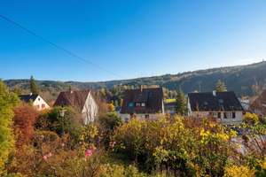 Zweifamilienhaus mit Einliegerwohnung mit schönem Ausblick in Neuenbürg – Die vollständige Adresse der Immobilie erhältst du vom Anbieter., 75305 Neuenbürg – Vorschaubild 2