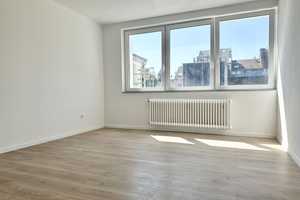 FRIEDERICH: WG-geeignete Wohnung (3. OG) mit großer Wohnküche in zentraler Aachener Innenstadtlage – Aachen – Vorschaubild 3