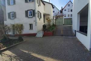 Einzigartiges älteres Einfamilienhaus am Kelterplatz mit 2 großen Garagen