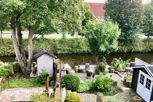 Traumhaftes Grachtenhaus in direkter Wasserlage mit privatem Steg – Holmertorstraße 9, 25840 Friedrichstadt – Vorschaubild 1