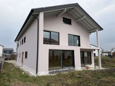 Katip | Großzügiges Einfamilienhaus im veredelten Rohbau mit viel Potenzial *ab sofort