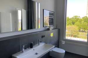 Exclusive, fully furnished apartment with water view - perfect for singles or couples – Am Hamburger Bahnhof 2A, 10557 Berlin – Vorschaubild 8