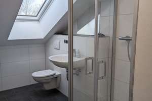 Wohnen mit Charakter: Lichtdurchflutete 2 Zimmer Dachgeschosswohnung in Uninähe – Die vollständige Adresse der Immobilie erhältst du vom Anbieter., 33098 Kernstadt, Paderborn – Vorschaubild 3