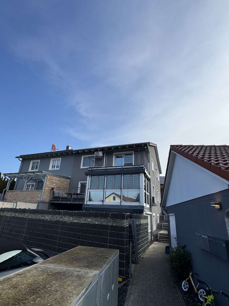 Immobilie in Pfaffenhofen an der Glonn - Elegantes Haus (3 Etagen) in Pfaffenhofen an der Glonn - Baujahr 2016 - Bild 0